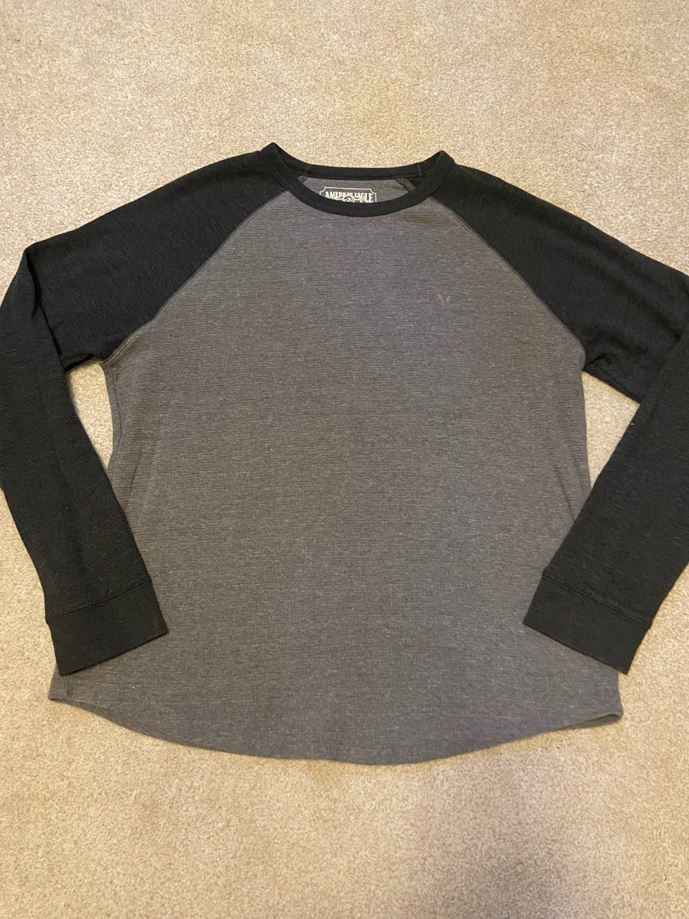 American Eagle Outfitters Men’s Gray Long Sleeve Henley Shirt